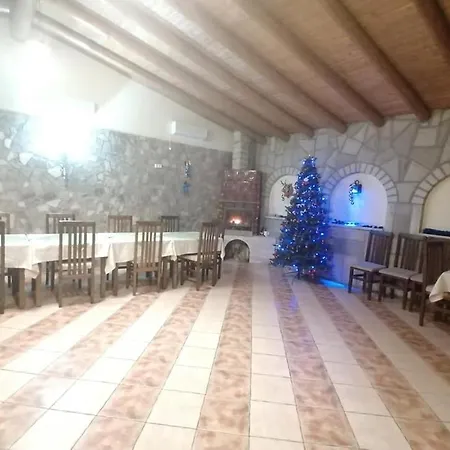 Konukevi Pensiunea Lory 4*